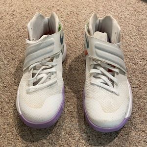 Kyrie 2 Basketball Shoe - Easter Edition